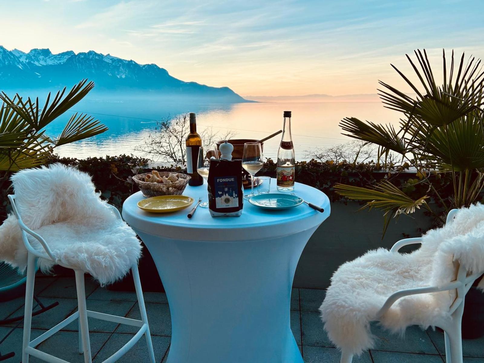 Evasion Front In Apartamento Montreux